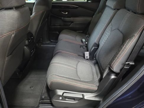 Used 2025 Honda Pilot Sport image 20