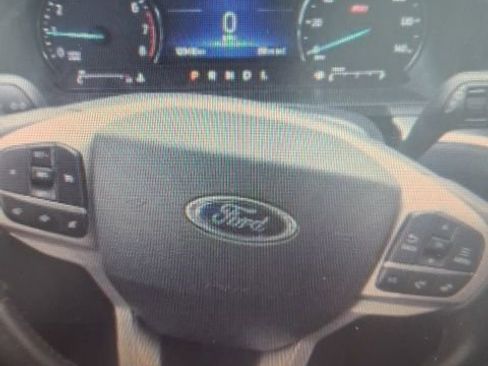 Used 2022 Ford Explorer XLT w/ Equipment Group 202A RWD image 18