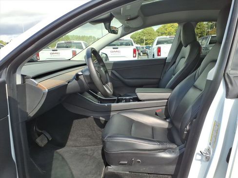 Used 2021 Tesla Model Y Long Range image 18