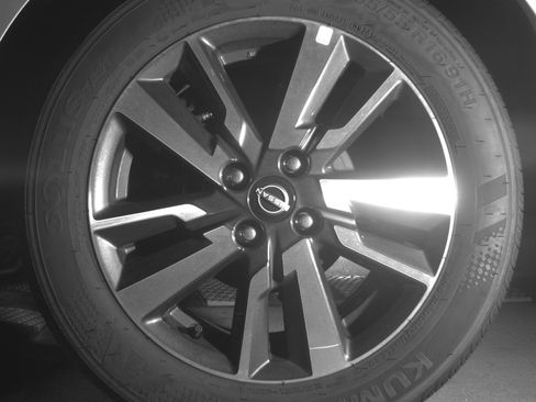 Used 2025 Nissan Versa SV image 14