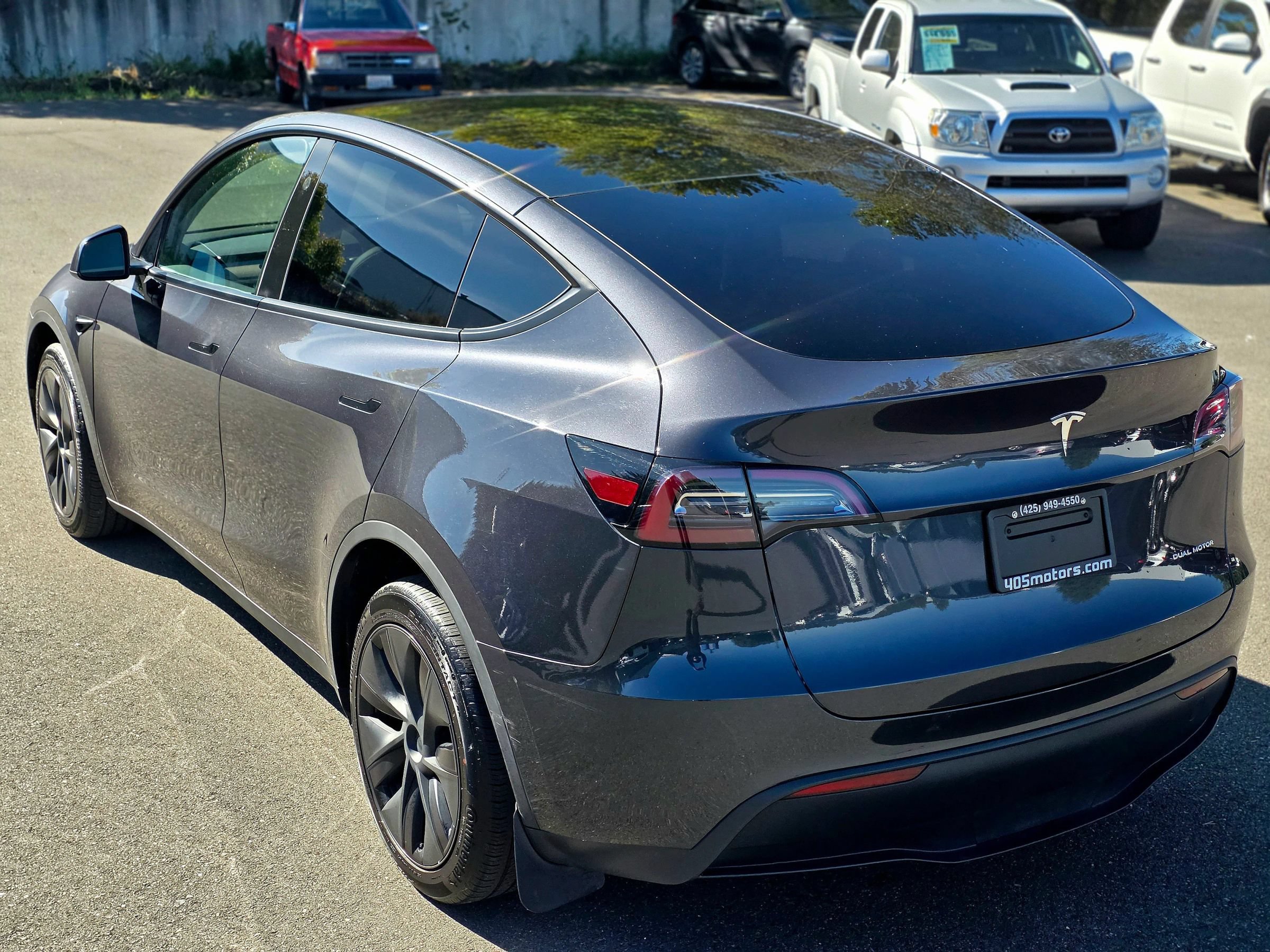 Used 2024 Tesla Model Y Long Range AWD/4WD image 10