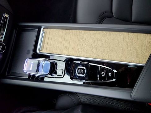 New 2026 Volvo XC60 B5 Plus w/ Climate Package image 26