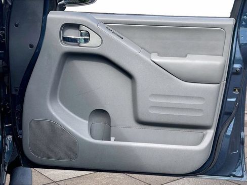 Used 2019 Nissan Frontier SL RWD image 25