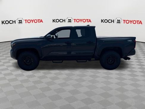 Used 2025 Toyota Tacoma TRD Off-Road w/ TRD Off Road Upgrade Package AWD/4WD image 4
