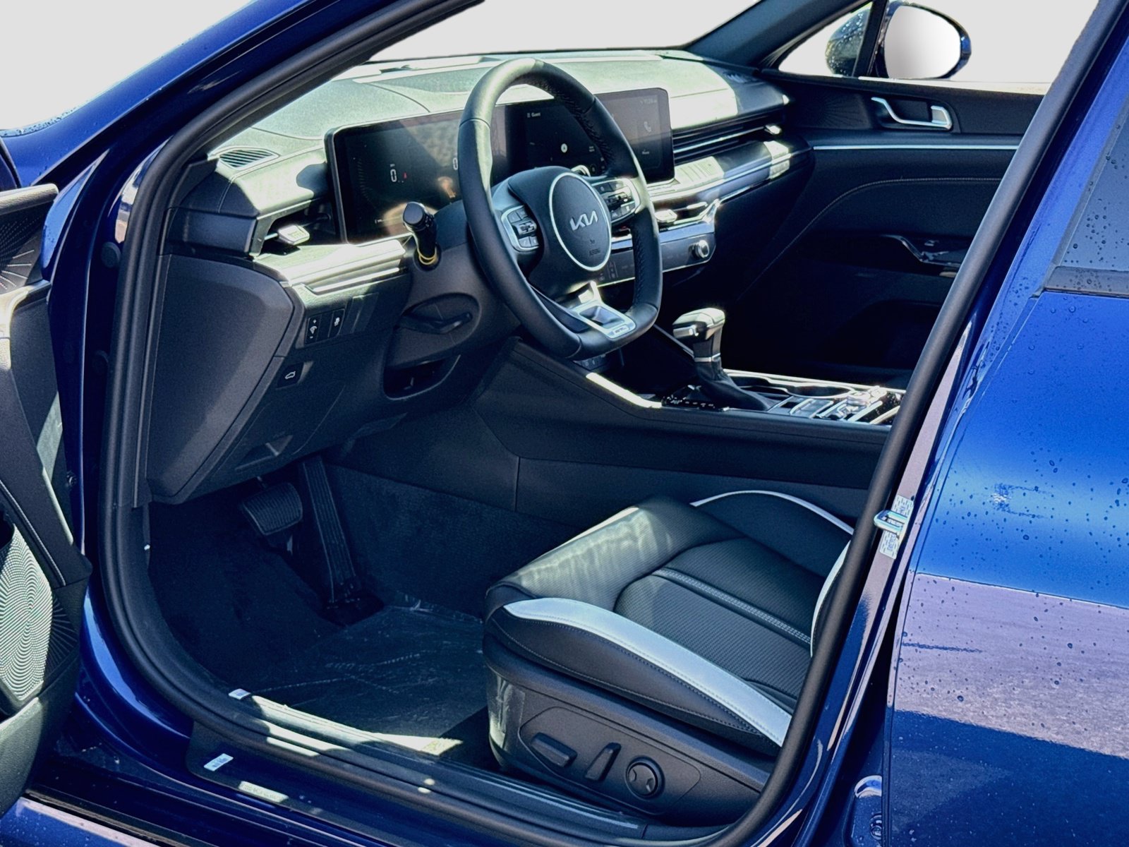 New 2027 Kia K5 GT-Line FWD image 4