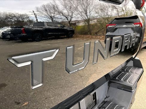 Used 2024 Toyota Tundra SR5 w/ SR5 Convenience Package AWD/4WD image 10