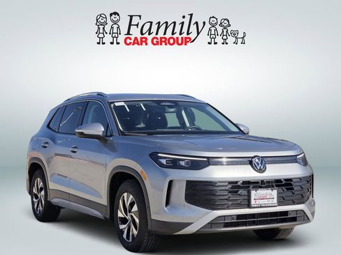 New 2026 Volkswagen Tiguan S FWD image 2
