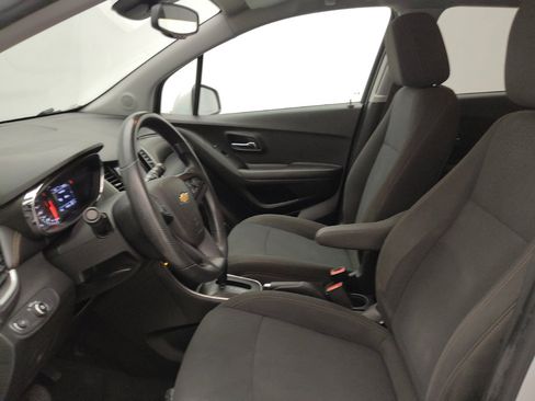 Used 2020 Chevrolet Trax LS w/ Tint and Cruise Package FWD image 17