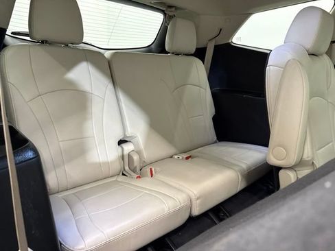 Used 2024 Buick Enclave Essence w/ Experience Buick Package AWD/4WD image 13