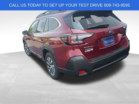 Used 2025 Subaru Outback Premium AWD/4WD image 3