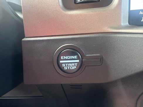 Used 2025 Ford Bronco Outer Banks image 36