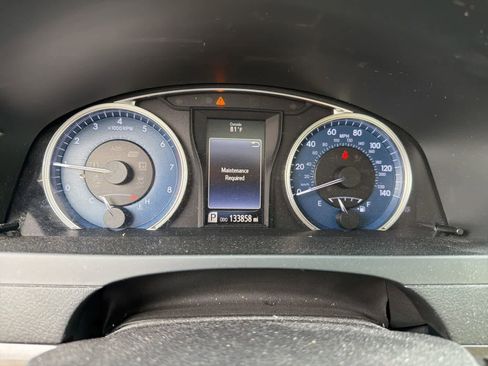 Used 2015 Toyota Camry XLE w/ Moonroof Package FWD image 2