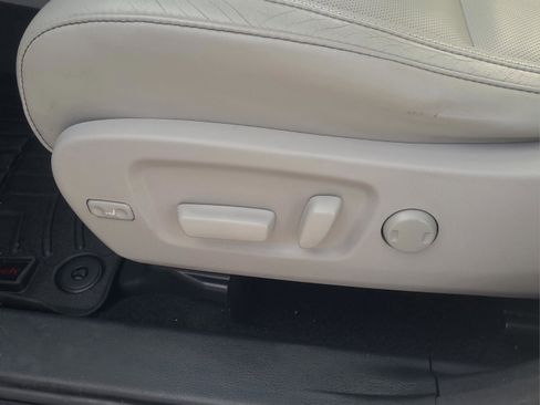 Used 2014 Toyota Highlander Limited image 14