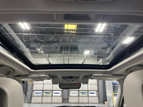 Used 2018 Subaru Forester 2.5i Limited AWD/4WD image 32