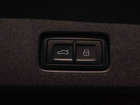 Used 2023 Audi Q4 e-tron Premium w/ Premium Plus RWD image 38