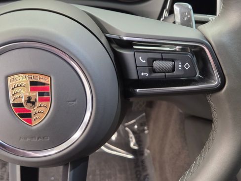 Certified 2023 Porsche Macan AWD/4WD image 17