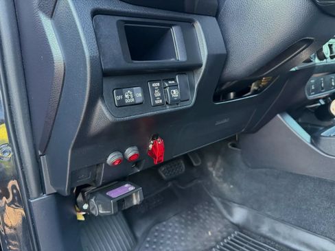Used 2017 Toyota Tacoma TRD Off-Road w/ Tow Package (A/T) AWD/4WD image 22