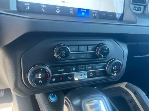 Used 2025 Ford Bronco Badlands AWD/4WD image 30
