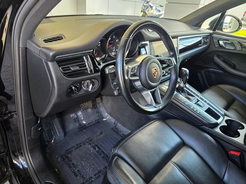 Used 2020 Porsche Macan AWD/4WD image 23
