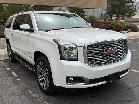 Used 2018 GMC Yukon XL Denali w/ Open Road Package AWD/4WD image 9