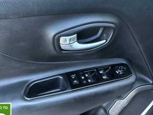 Used 2020 Jeep Renegade Limited w/ Trailer Tow Group image 9