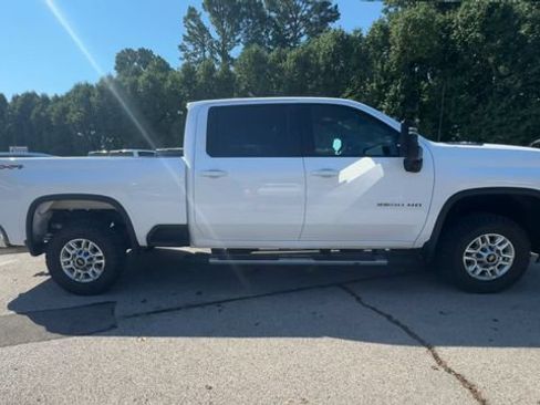 Used 2025 Chevrolet Silverado 2500 LT w/ Safety Package AWD/4WD image 9