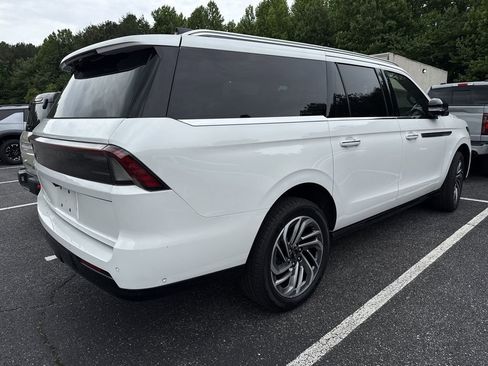 Used 2025 Lincoln Navigator L Reserve AWD/4WD image 15