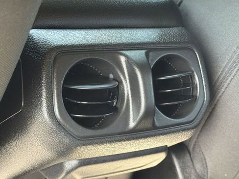 Used 2021 Jeep Gladiator Sport image 24