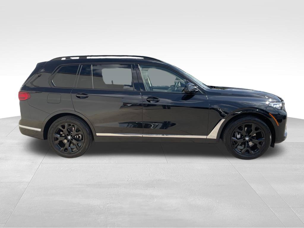 Used 2022 BMW X7 xDrive40i w/ Parking Assistance Package AWD/4WD image 4