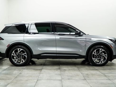 Used 2024 Lincoln Nautilus Premier w/ Equipment Group 102A image 10