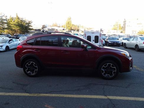 Used 2017 Subaru Crosstrek 2.0i Premium w/ Moonroof Package image 6