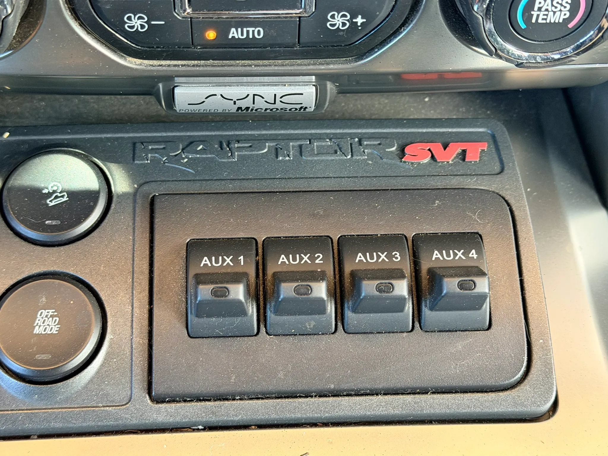 Used 2013 Ford F150 Raptor w/ Luxury Equipment Group AWD/4WD image 25