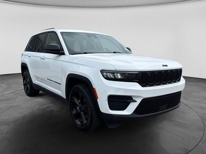 Used 2023 Jeep Grand Cherokee Altitude