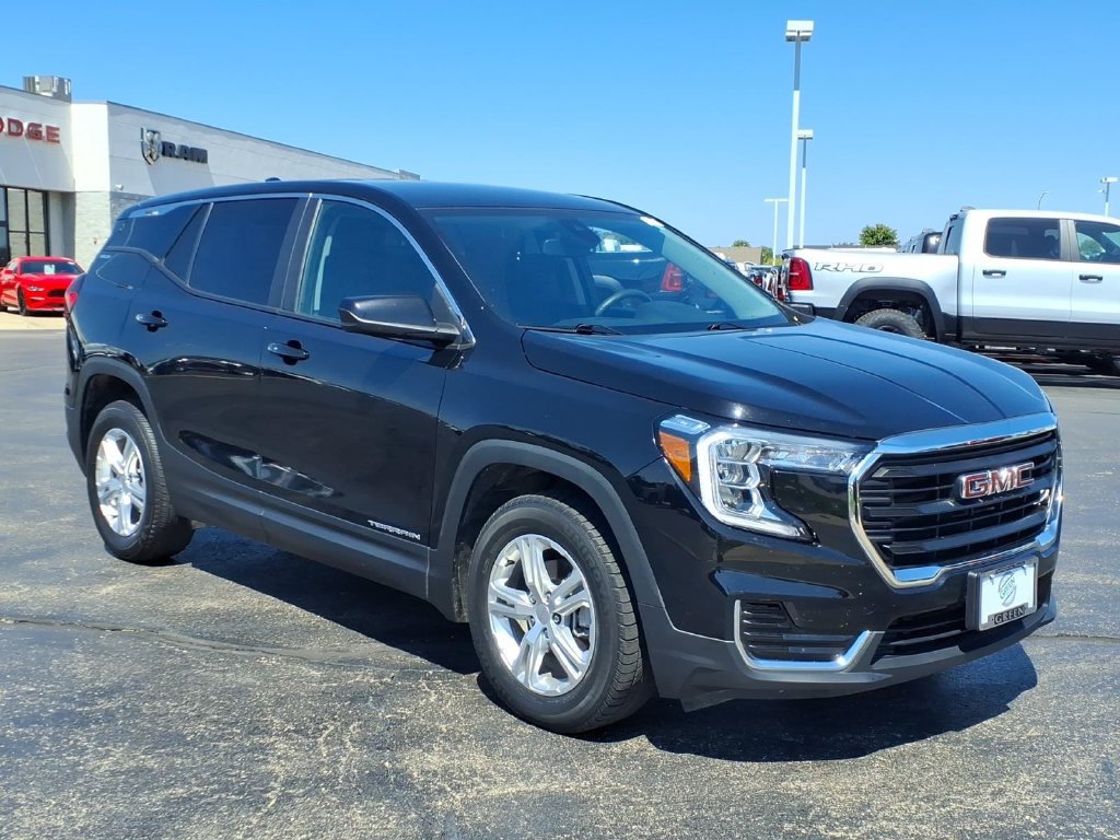 Used 2024 GMC Terrain SLE AWD/4WD image 1