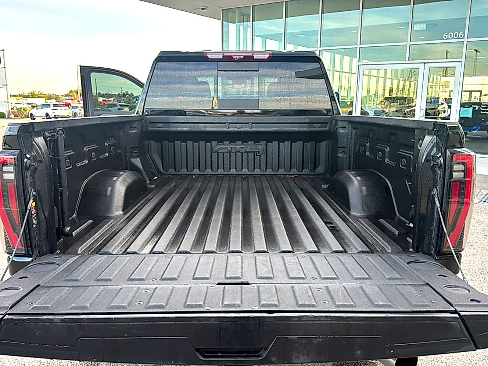Used 2024 GMC Sierra 3500 AT4 w/ AT4 Premium Plus Package AWD/4WD image 9
