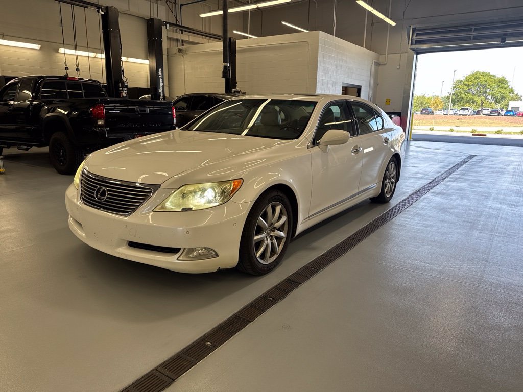 Used 2007 Lexus LS 460 RWD image 9