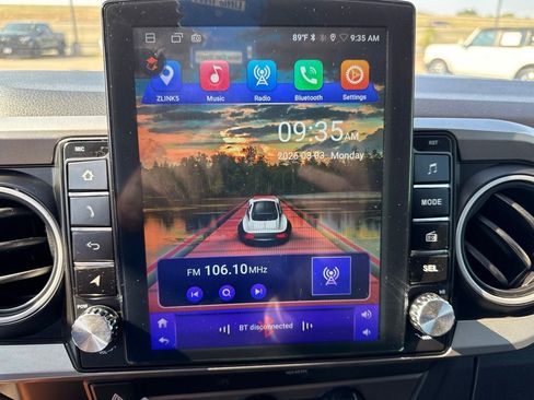 Used 2019 Toyota Tacoma SR5 RWD image 25
