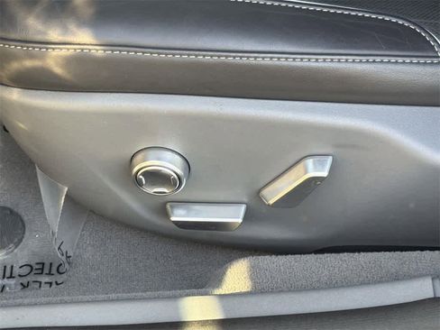 Used 2024 Lucid Air Touring image 25