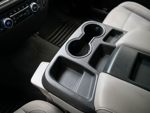 Used 2022 GMC Sierra 1500 SLE image 30