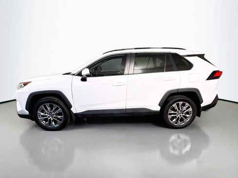 Used 2019 Toyota RAV4 XLE Premium image 6