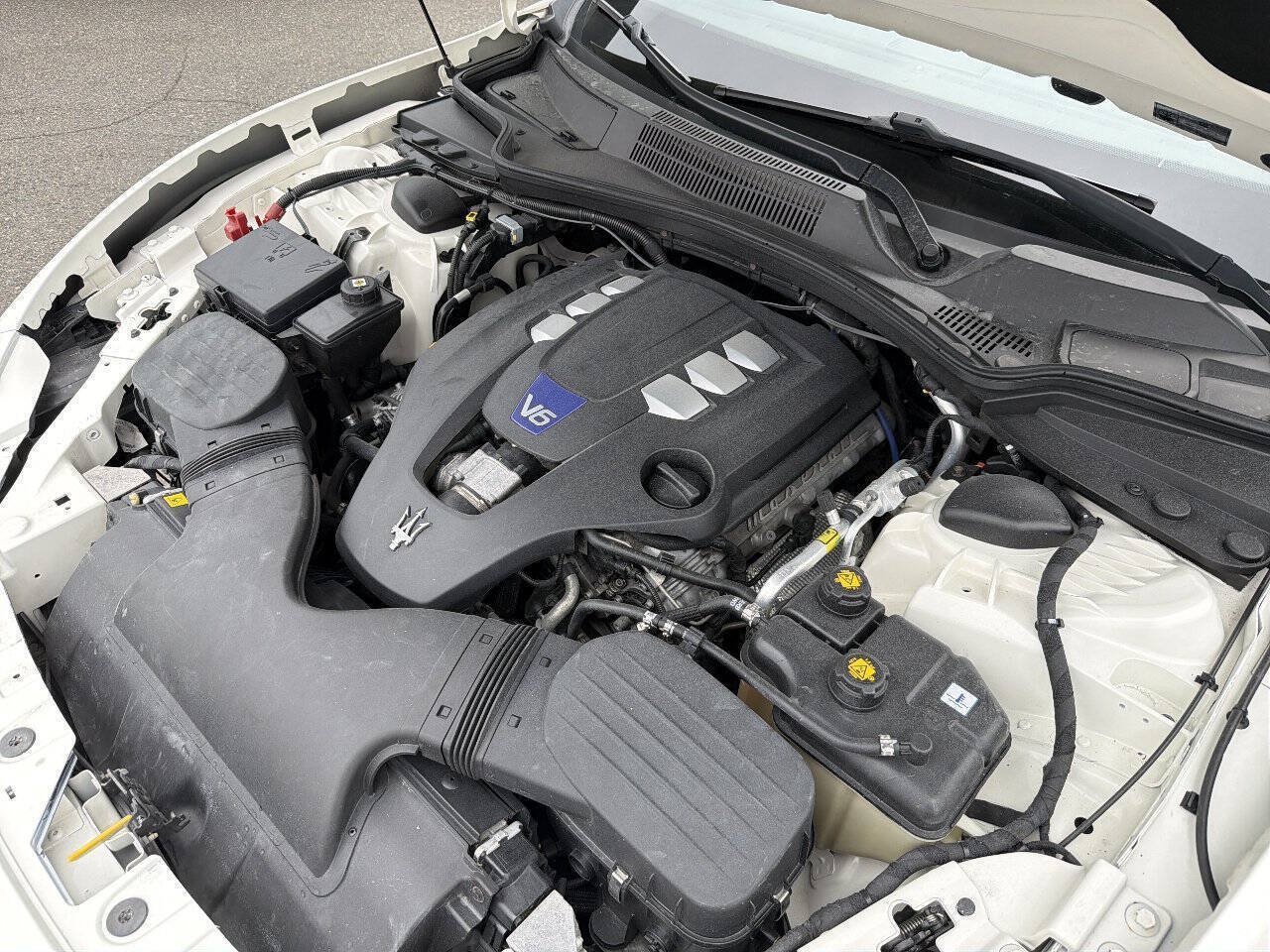 Used 2016 Maserati Ghibli S RWD image 13