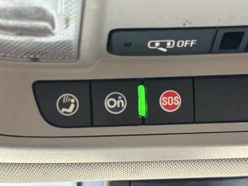 Used 2023 GMC Acadia SLE image 15