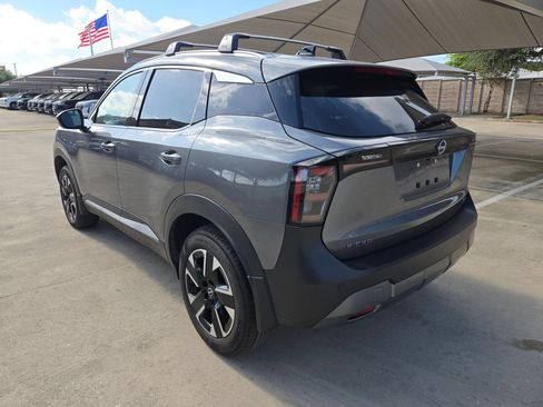 Certified 2026 Nissan Kicks SR FWD image 5
