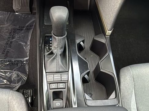 Used 2025 Toyota Camry LE w/ Convenience Package image 25