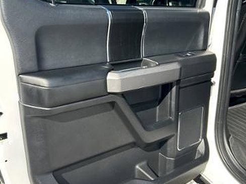 Used 2018 Ford F150 Platinum w/ Equipment Group 701A Luxury image 29