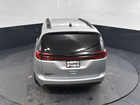 New 2026 Chrysler Pacifica Select image 51