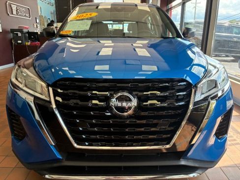 Used 2025 Nissan Kicks Play S w/ Interior Electronics Package FWD image 5