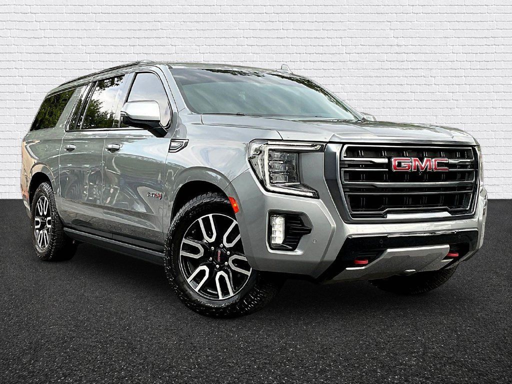 Used 2023 GMC Yukon XL AT4 w/ AT4 Premium Plus Package AWD/4WD image 3