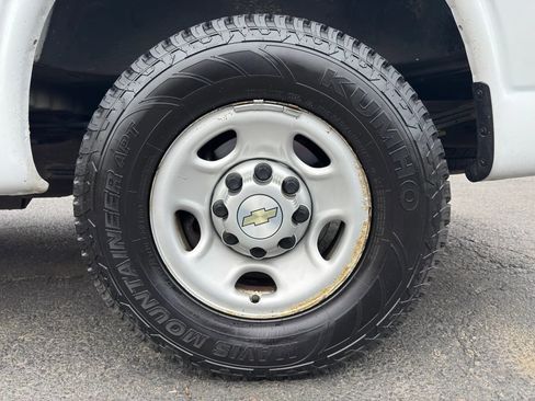 Used 2021 Chevrolet Express 2500 RWD image 11
