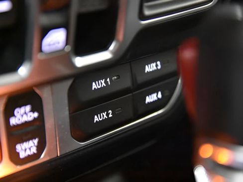 Used 2024 Jeep Wrangler Unlimited Rubicon AWD/4WD image 31